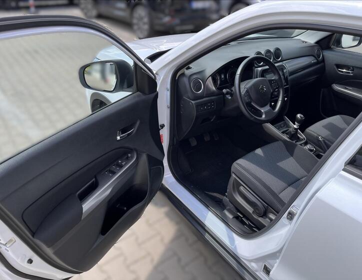 Suzuki Vitara 11