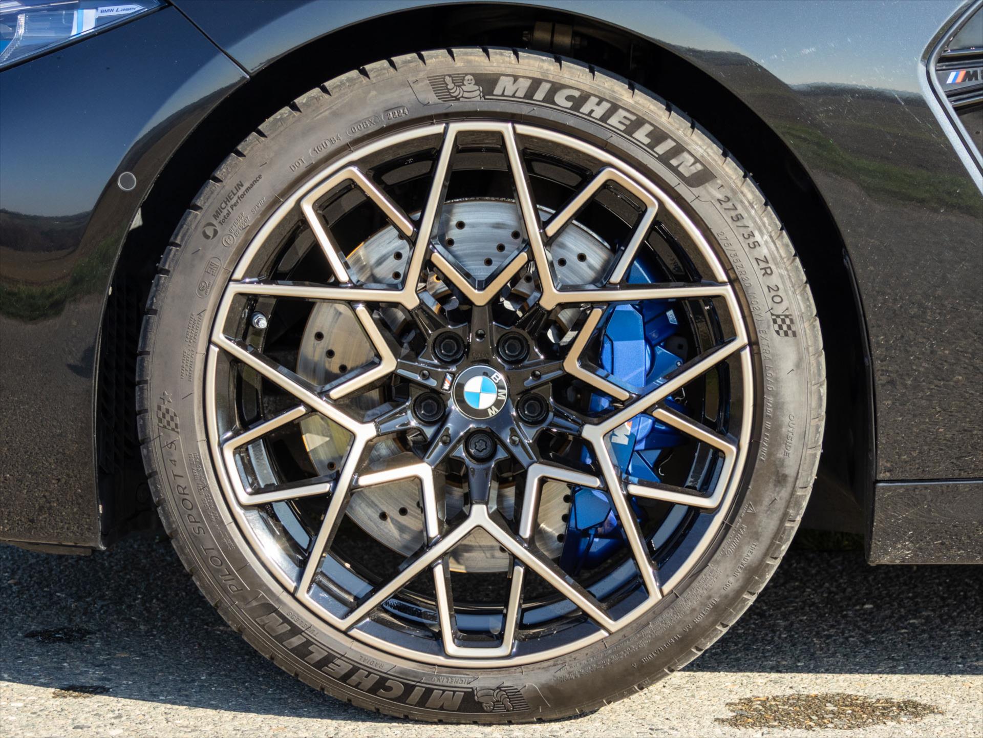 BMW M8