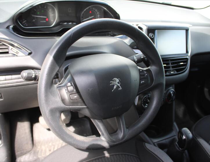 Peugeot 208 12