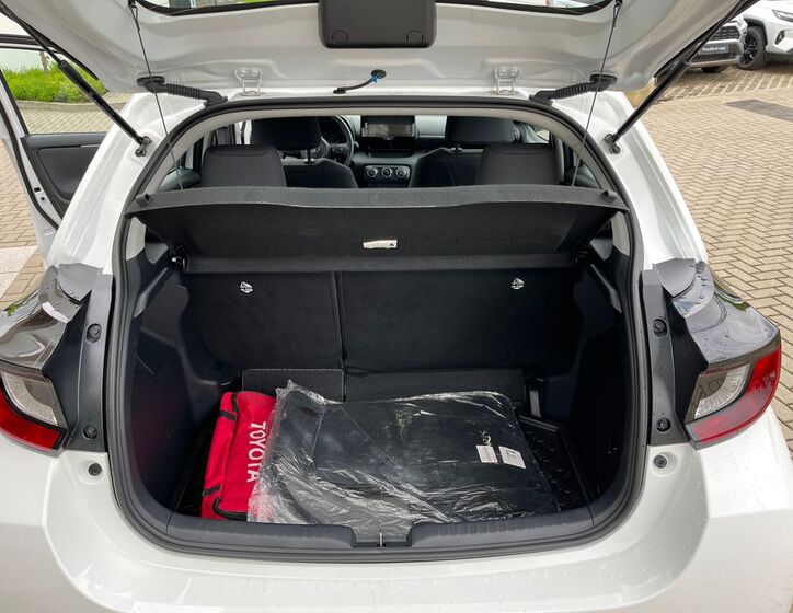 Toyota Yaris 27