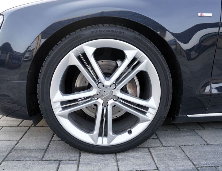Audi A8 16
