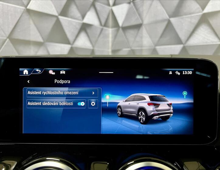 Mercedes-Benz GLA 18