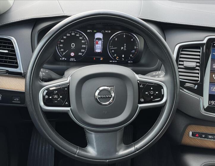 Volvo XC90 8