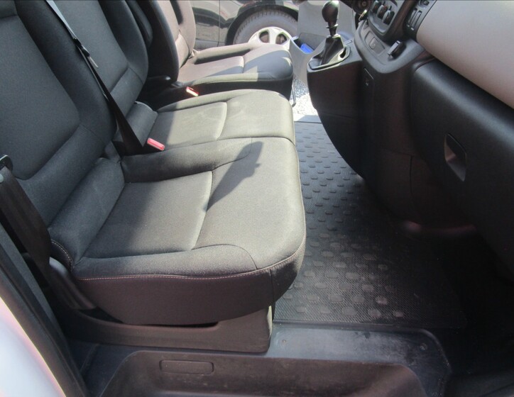 Renault Trafic 16
