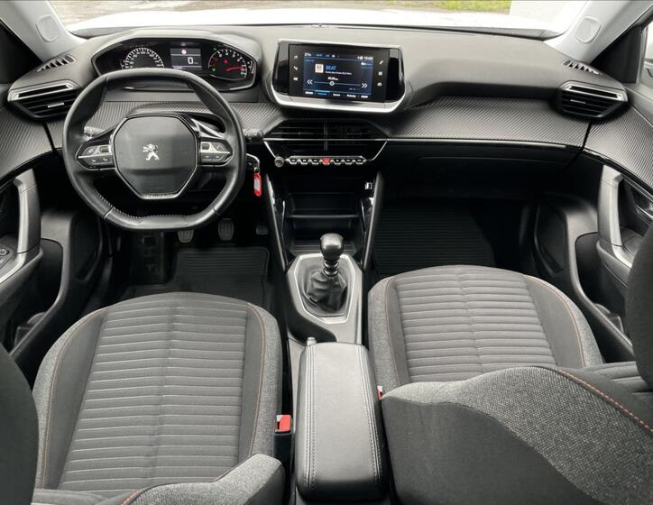 Peugeot 2008 6