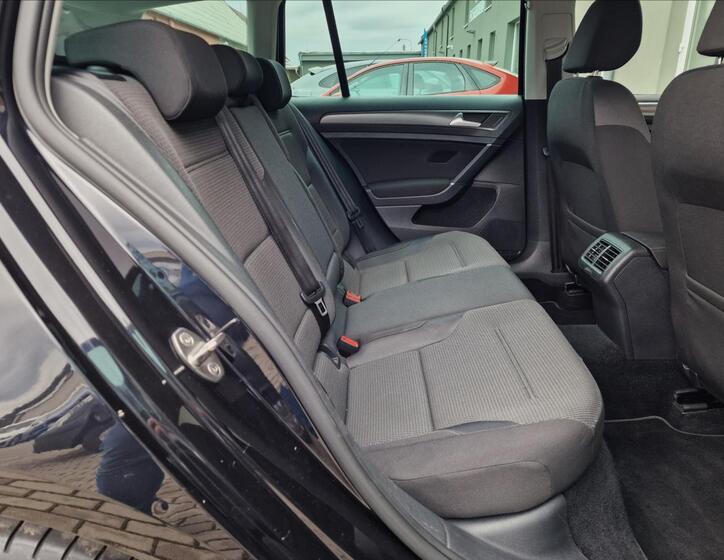 Volkswagen Golf 15