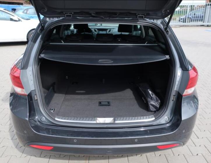 Hyundai i40 12