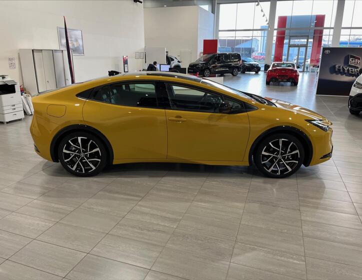 Toyota Prius 4