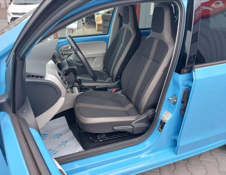 Volkswagen e-up! 11
