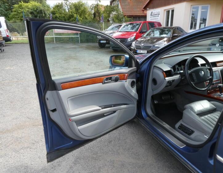 Volkswagen Phaeton 17