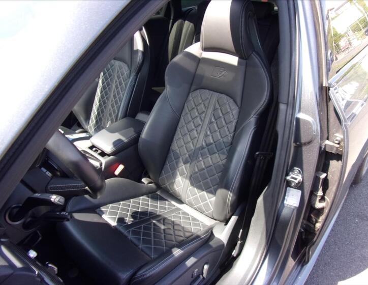 Audi S4 33