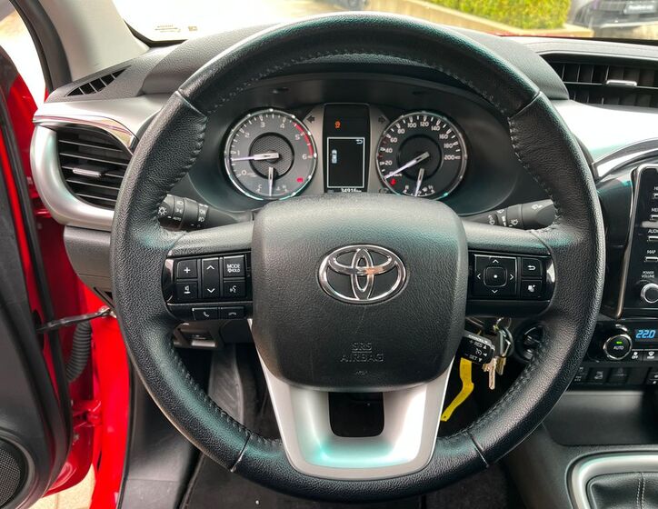 Toyota Hilux 19