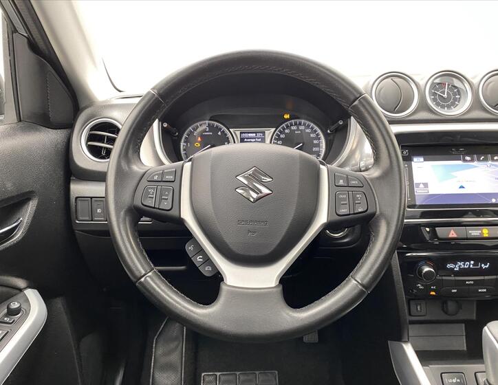 Suzuki Vitara 10
