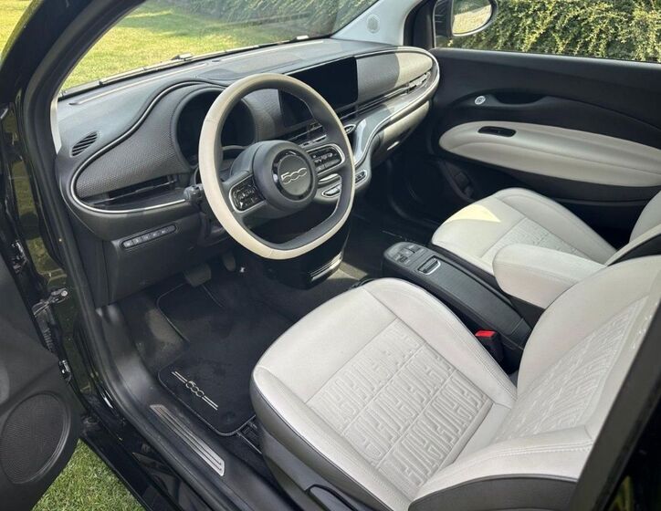 Fiat 500e 12