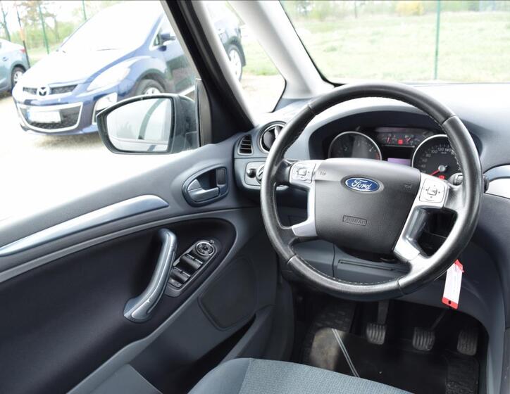 Ford Galaxy 28