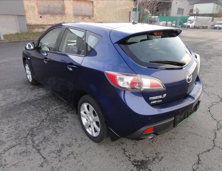 Mazda 3 8