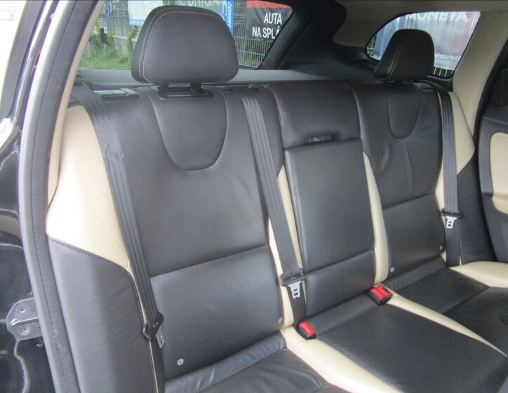 Volvo XC60 24