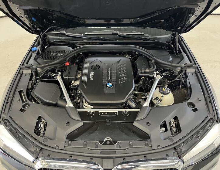 BMW Řada 5 35