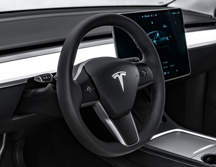 Tesla Model Y 15