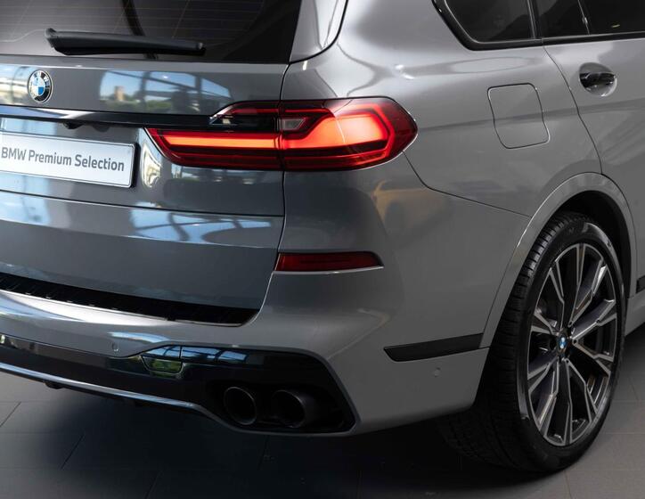 BMW X7 9