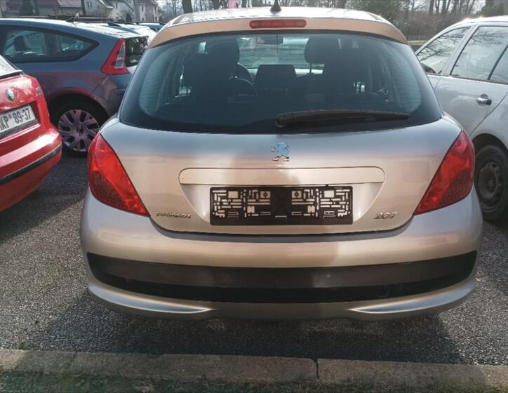 Peugeot 207 5