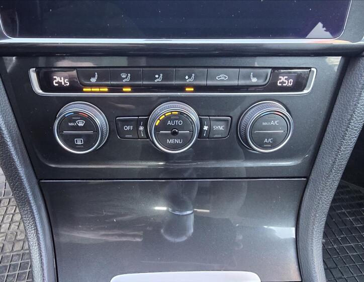 Volkswagen Golf 22