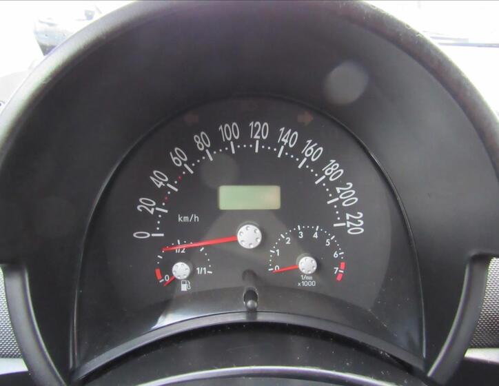 Volkswagen New Beetle 13