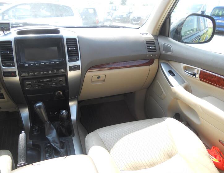 Toyota Land Cruiser 14