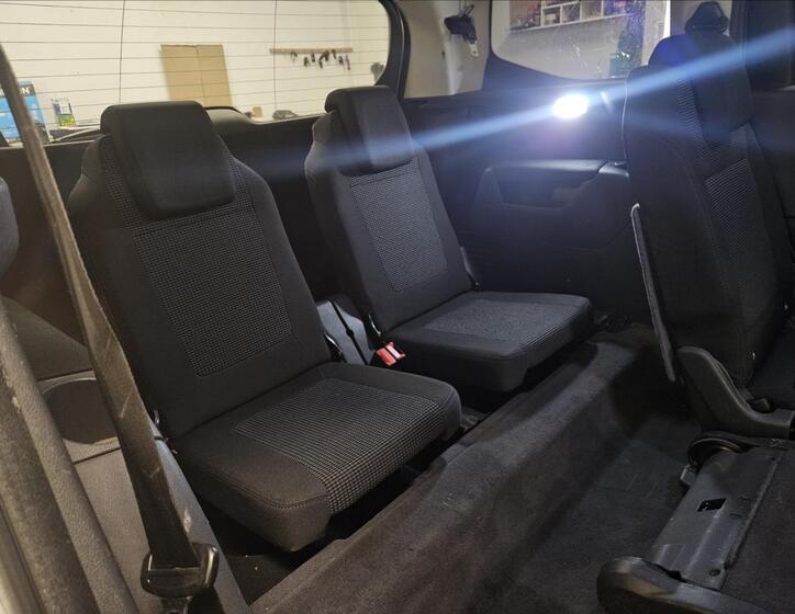 Peugeot 5008 16