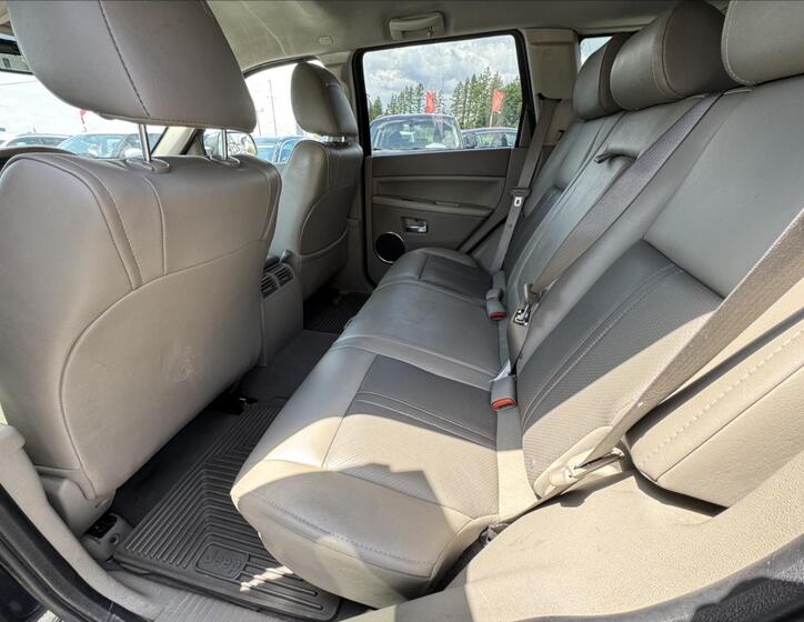 Jeep Grand Cherokee 12