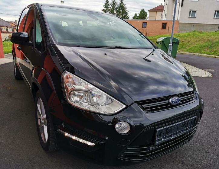 Ford S-MAX 5