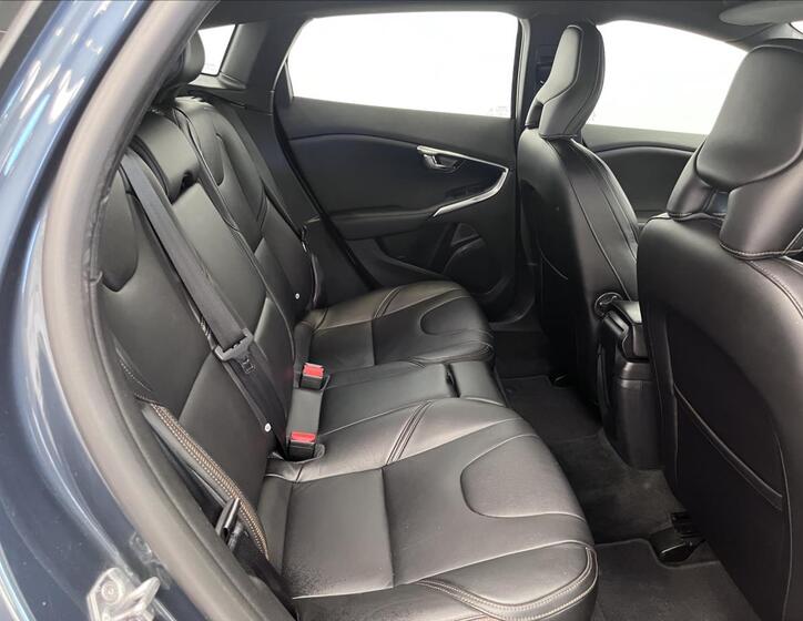 Volvo V40 17