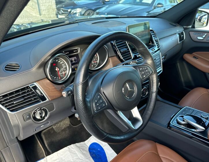 Mercedes-Benz GLS 9