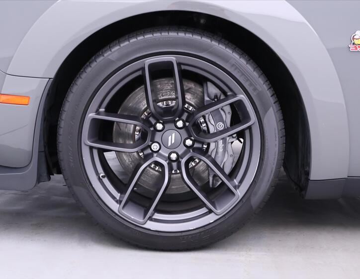 Dodge Challenger 33