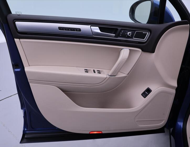 Volkswagen Touareg 12