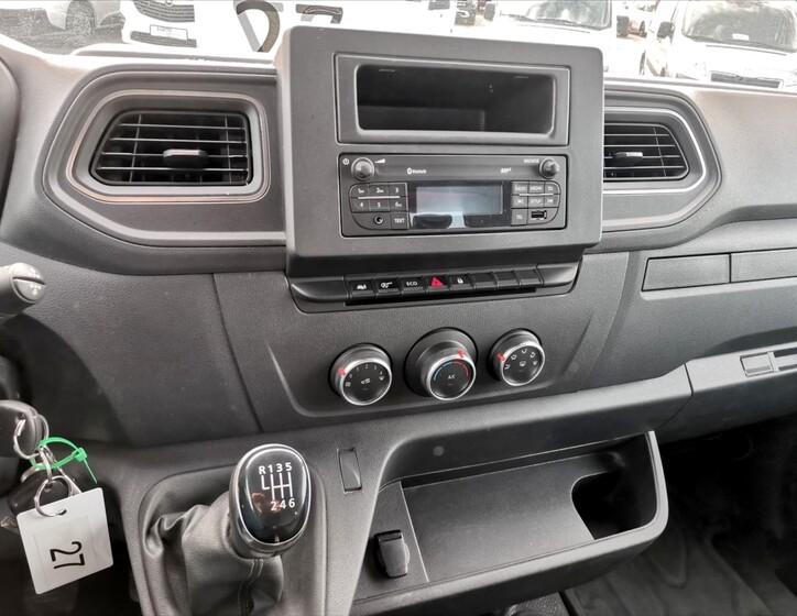 Renault Master 9