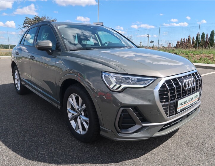 Audi Q3 6