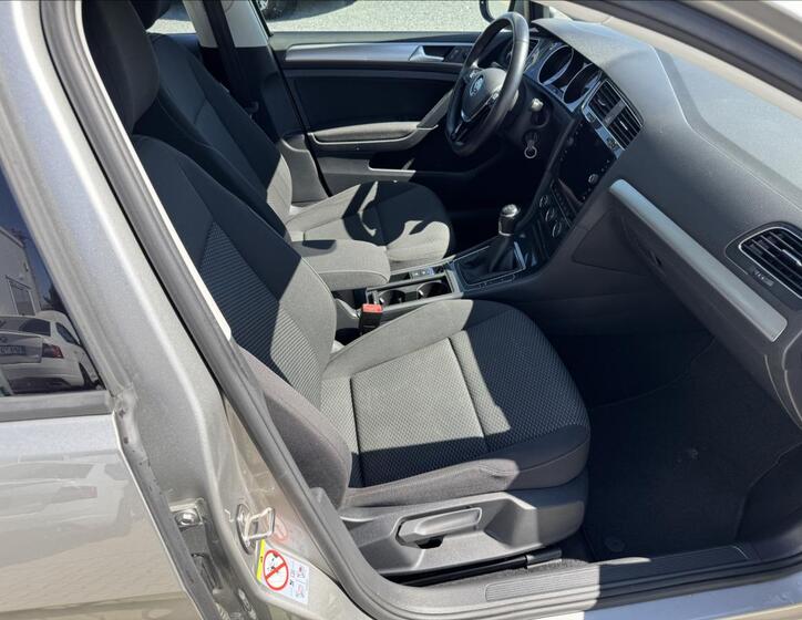 Volkswagen Golf 15
