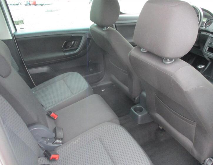 Škoda Roomster 10