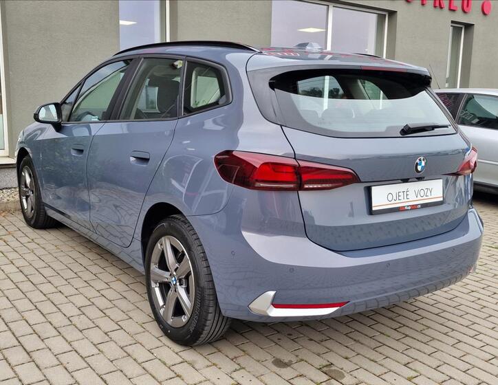 BMW Řada 2 8