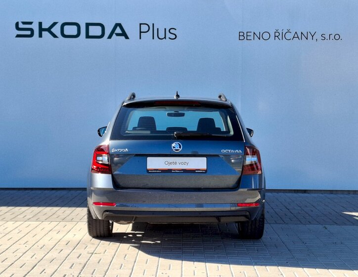Škoda Octavia 12