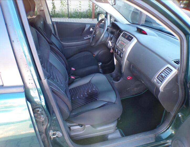 Suzuki Liana 17