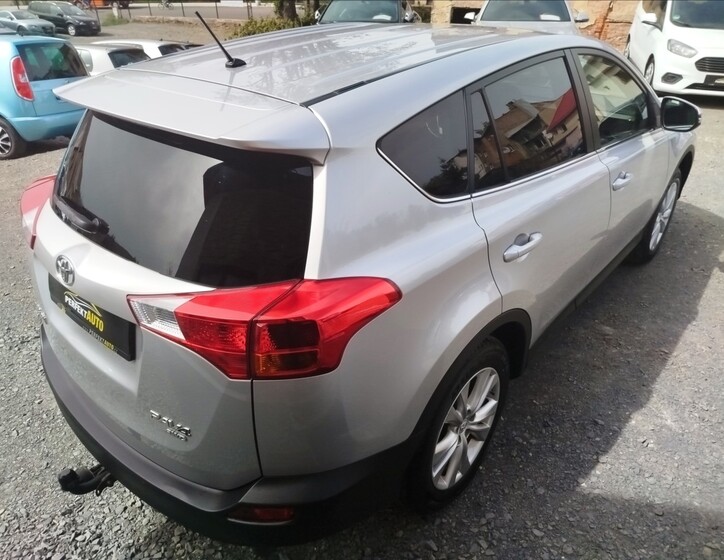 Toyota RAV4 5