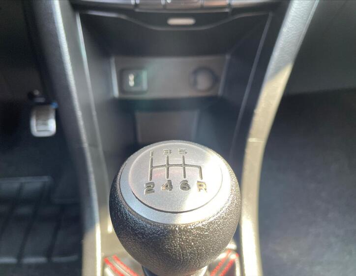 Suzuki Swift 16