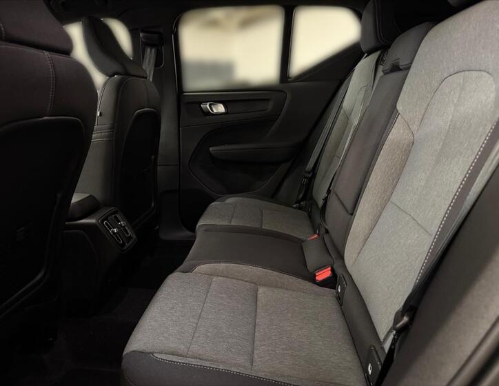 Volvo XC40 11