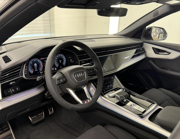 Audi Q8 7