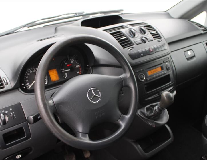 Mercedes-Benz Vito 13