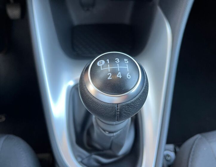 Toyota Yaris 23
