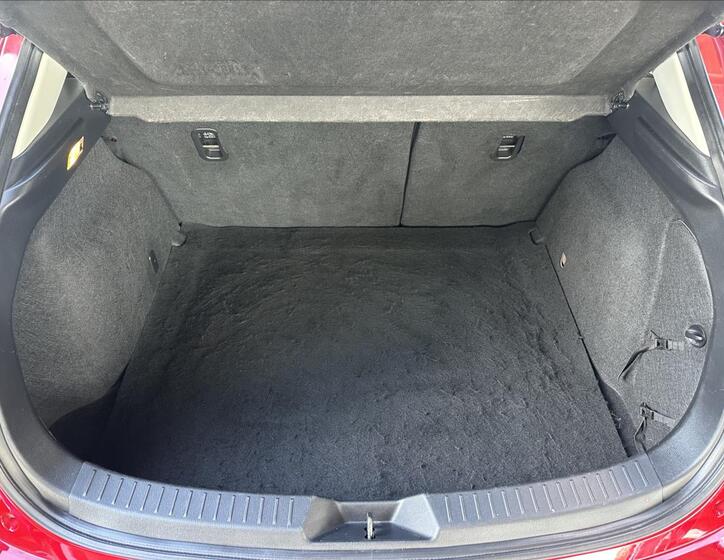 Mazda 3 5