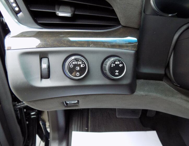 Cadillac Escalade 26